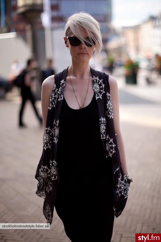 Jeżeli zdjęcie znajduje się już w galerii poproszę o link - Moda uliczna Inne Moda