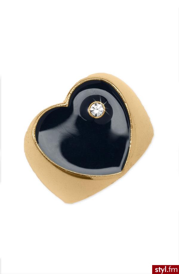 Pierścionek z czarnym sercem w kolorze złota lub srebra od Marc by Marc Jacobs 68$ - Pozostałe Dodatki Moda