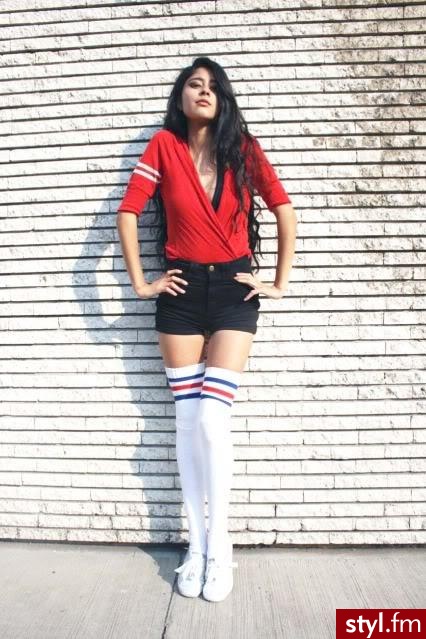 Jeżeli zdjęcie znajduje się już w galerii poproszę o link - Moda uliczna Inne Moda