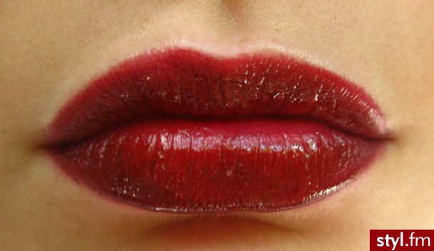 makijaż. Lips:
NYX Currant lip liner
MAC Media, Russian Red
MAC Jampacked - Makijaże