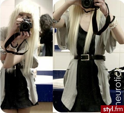długi top - topshop
sukienka - topshop
bransoletka - topshop
pasek - next - Moda uliczna Inne Moda