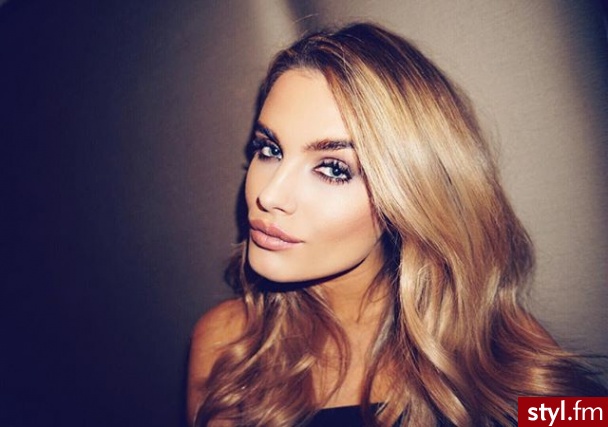 Blond Rozpuszczone Kręcone Na co dzień Długie Fryzury