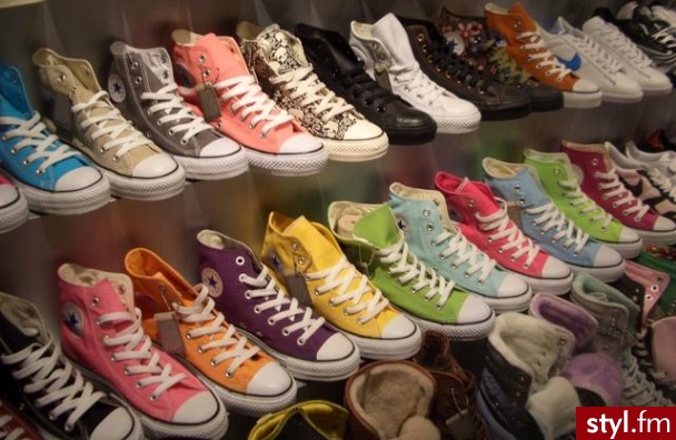 converse Trampki w róznych kolorach 
Jeżeli zdięcie istnieje już w galeri prosze o link - Pozostałe Buty Moda