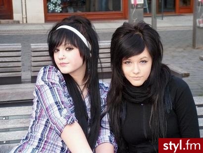 kiss ? - EMO Alternatywne Średnie Fryzury