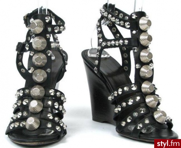 Jeżeli zdjęcie znajduje się już w galerii poproszę o link - Pozostałe Buty Moda