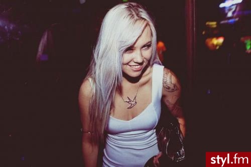 Blond Rozpuszczone Proste Na co dzień Długie Fryzury