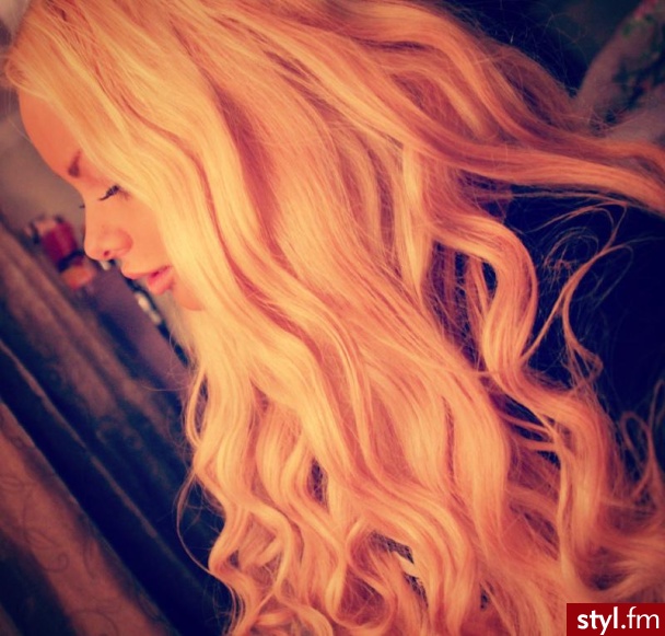 Blond Rozpuszczone Kręcone Na co dzień Długie Fryzury