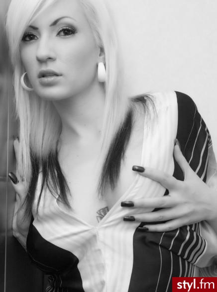 http://e-loook.blogspot.com/ - Długie Fryzury