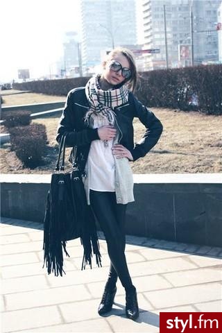 Jeżeli zdjęcie znajduje się już w galerii poproszę o link - Moda uliczna Inne Moda