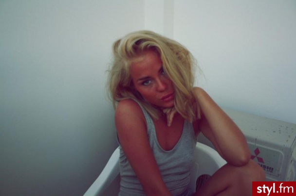 Blond Rozpuszczone Proste Na co dzień Średnie Fryzury