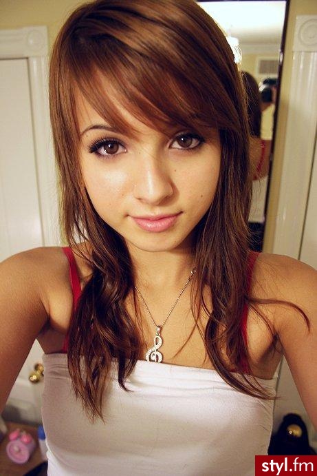 Średnie Fryzury