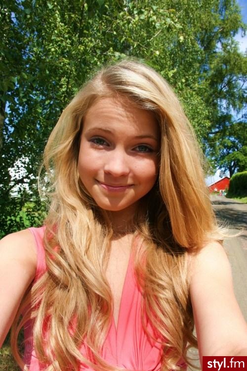 Blond Rozpuszczone Kręcone Na co dzień Długie Fryzury