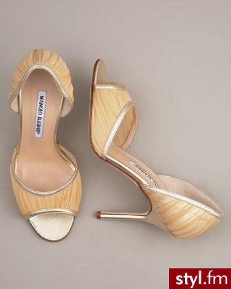 szyfonowe czółenka dla eleganckiej kobiety w cenie: 785$ od Manolo Blahnik - Pozostałe Buty Moda