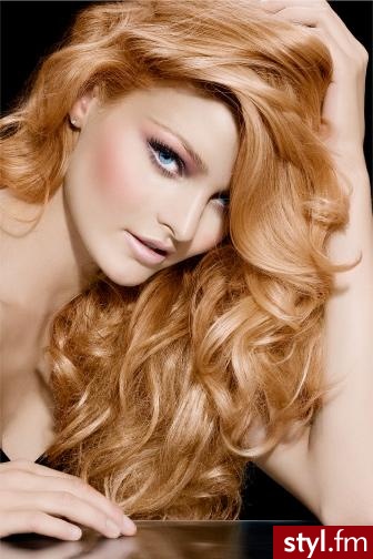 Blond Rozpuszczone Kręcone Na co dzień Długie Fryzury