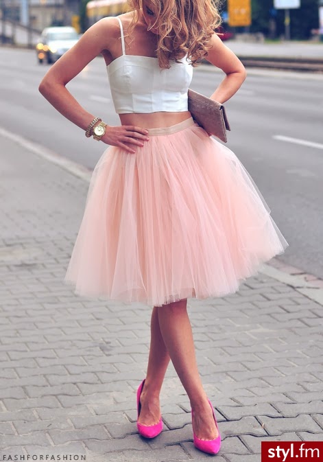 Średnie Spódnice Moda