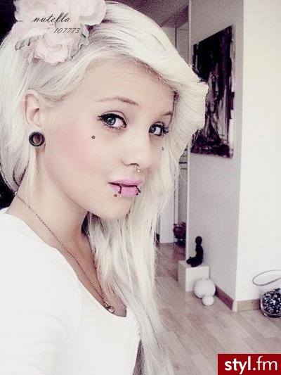 Średnie Fryzury