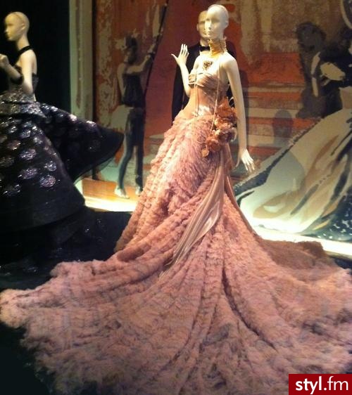 Sukienki Moda