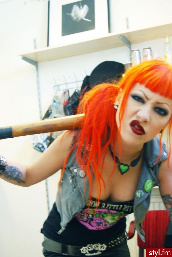 ... - Punk Rock Alternatywne Średnie Fryzury