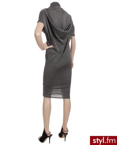 sukienka Balenciaga. sukienka Balenciaga. Cena: 445 funtów, czyli około 1 910 zł

Kupisz w sklepie internetowym Browns. - Pozostałe Ciuchy Moda