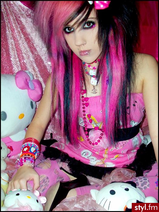 Lexi Lush. Jeśli zdjęcie już jest w galerii podaj link to usunę :) - EMO Alternatywne Średnie Fryzury