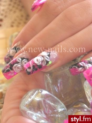 wykonała: Renata Lech - Instruktor NEW NAILS. SZKOŁA STYLIZACJI PAZNOKCI I SKLEP FIRMOWY NEW NAILS ul.Grzybowska 2/1, 00-131 Warszawa tel: +48 22 408 88 61 fax: +48 22 408 88 62 - - szkolenia@new-nails.com www.new-nails.com - Paznokcie