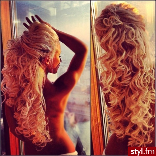 Blond Irokez damski Kręcone Fryzury gwiazd Długie Fryzury
