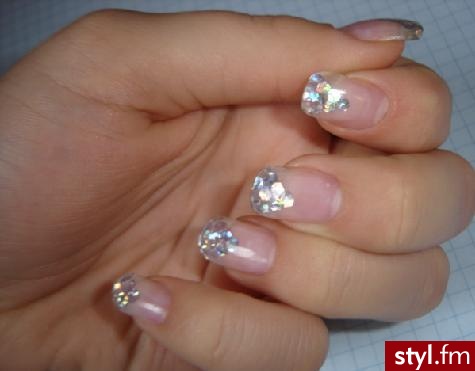 Autor: ANA1077 HOLO. Autor: <b>ANA1077</b><br /> na naturalnych holo:)tylko dziewczyny nei patrzcie na plytke bo tu od 4 tygodni nei mialam uzupelnienia - Paznokcie
