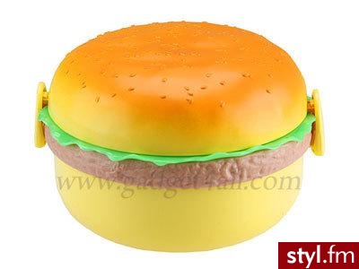 Wprawdzie osobiście kanapek do szkoły sobie nie robię, to może Tobie przyda się pojemnik na drugie śniadanie? :) Cena: $12 - Misz-masz