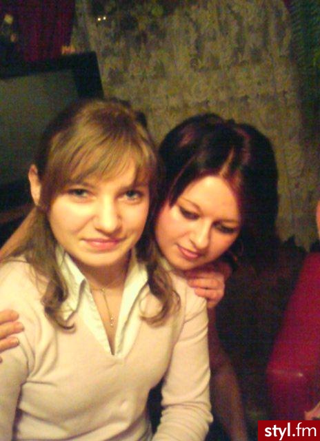 Ja po prawej, po lewej moja psiapsiułeczqa :) zapraszam do komętowania :* - Makijaże