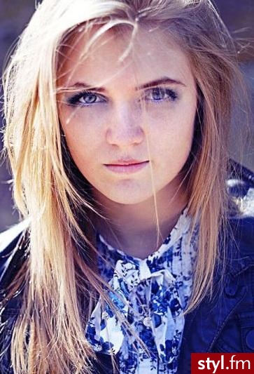 Blond Rozpuszczone Proste Na co dzień Średnie Fryzury