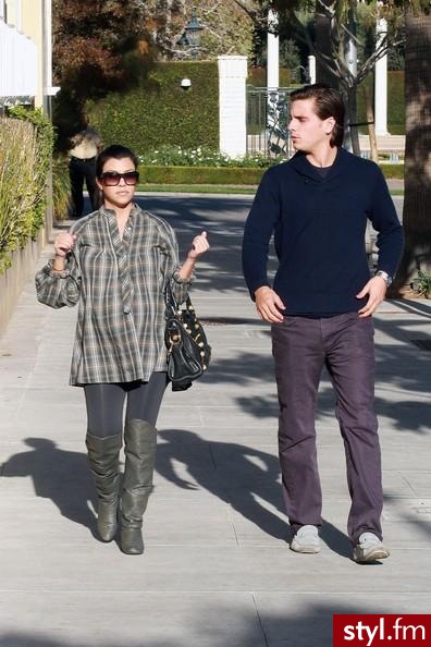 Kourtney Kardashian and Scott Disick in Beverly Hills - Moda uliczna Inne Moda