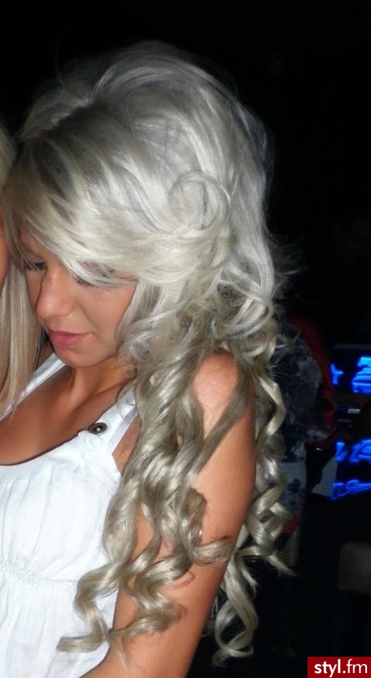 Blond Rozpuszczone Kręcone z grzywką Wieczorowe Długie Fryzury