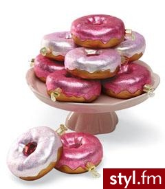 aż trudno uwierzyć, że są to tylko ozdoby, a nie prawdziwe Donuty, zestaw 12 sztuk w cenie 78$ - Gadżety Inne Moda