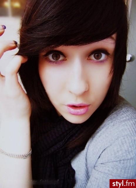 Średnie Fryzury