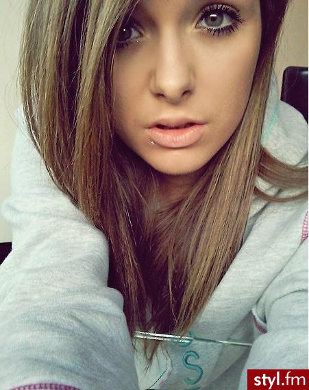 Średnie Fryzury