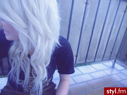 Blond Rozpuszczone Kręcone Na co dzień Długie Fryzury
