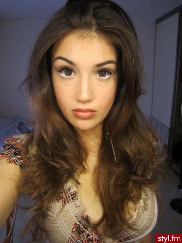 Średnie Fryzury