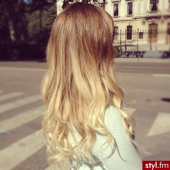 Blond Rozpuszczone Kręcone Na co dzień Długie Fryzury