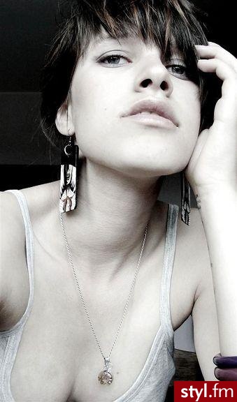 Średnie Fryzury