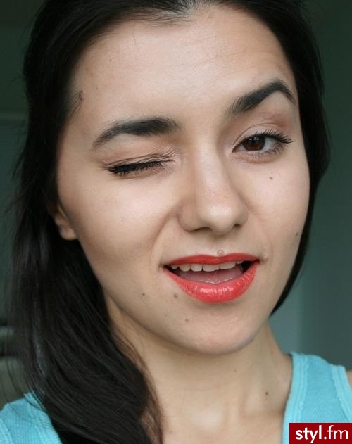 USTA USTA - revlon kiss me CORAL - Dzienne Makijaże