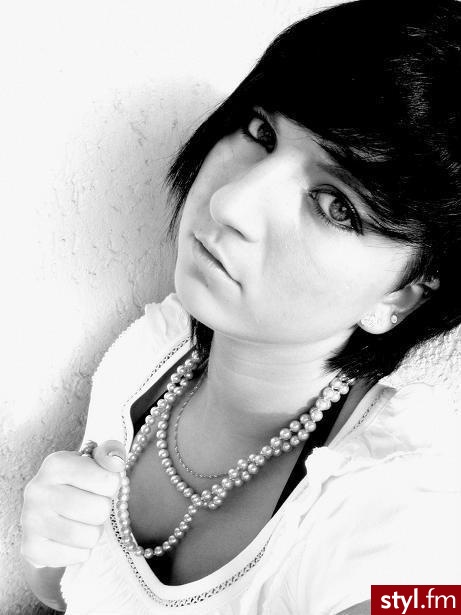 - - Krótkie Fryzury