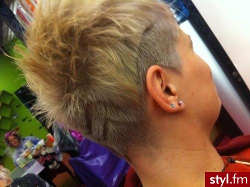 Blond Tribale - wzory na głowie Alternatywne Krótkie Fryzury