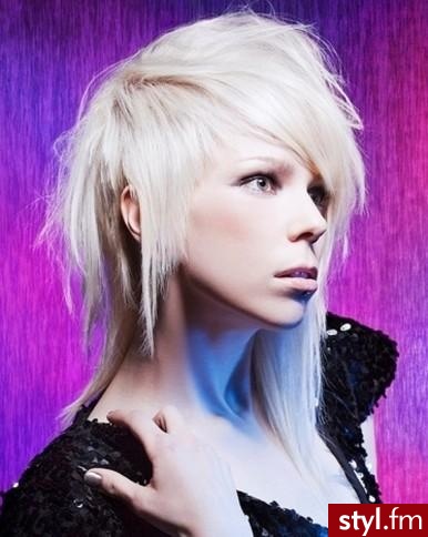 Blond Rozpuszczone Proste z grzywką Na co dzień Średnie Fryzury