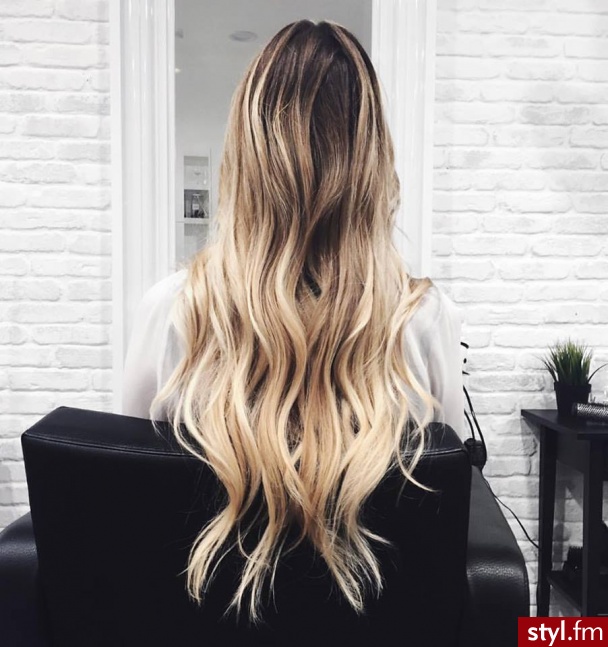 Blond Rozpuszczone Kręcone Na co dzień Długie Fryzury