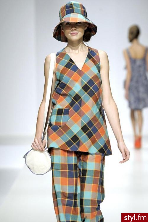 1. Jeśli zdjęcie znajduje się już w galerii to proszę o link:) - Pozostałe Ciuchy Moda