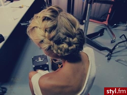 Blond Warkocze Kręcone Wieczorowe Długie Fryzury