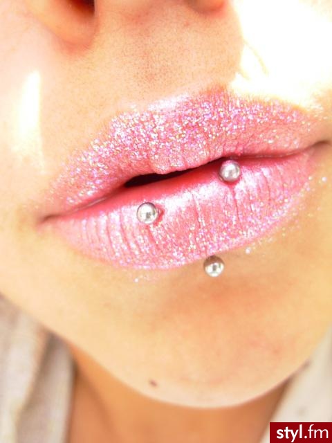 Horizontal lips i lip ring - Modyfikacje ciała