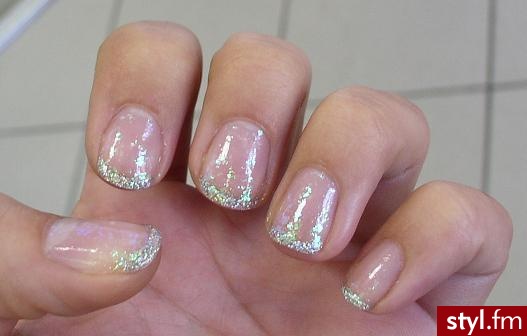 Holograficzne. Lakier holograficzny Joko i srebrny brokat w linerze Inglot. - Paznokcie