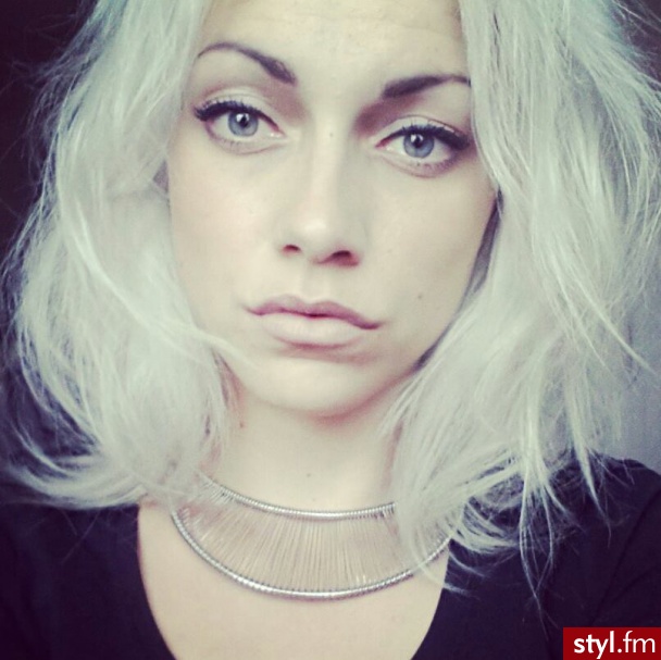 Blond Rozpuszczone Kręcone Na co dzień Średnie Fryzury