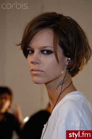 Freja Beha - smoky eyes - Makijaże